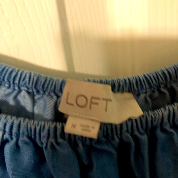 An interesting blouse from Loft almost new size M - Picture 2 of 4